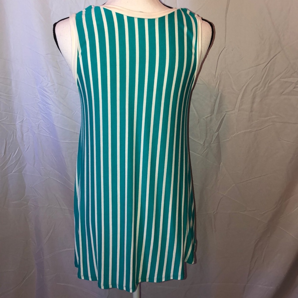 Turquoise & white top - Picture 4 of 8